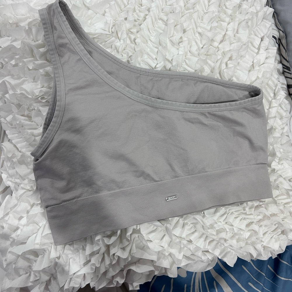 💥PRICE⬇️ 
PINK • One Shoulder Grey Top • sz M • - Picture 2 of 6